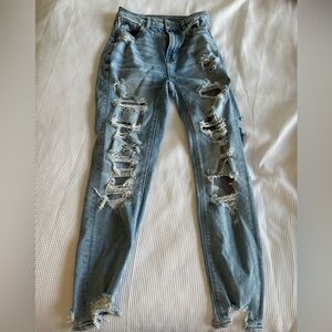 light wash american eagle jeans